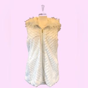 Marc New York Andrew Marc white faux fur outerwear vest, US women’s size medium.